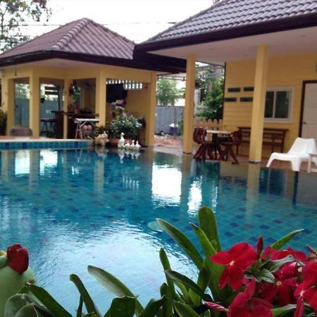 Pius Place Pattaya Bagian luar foto