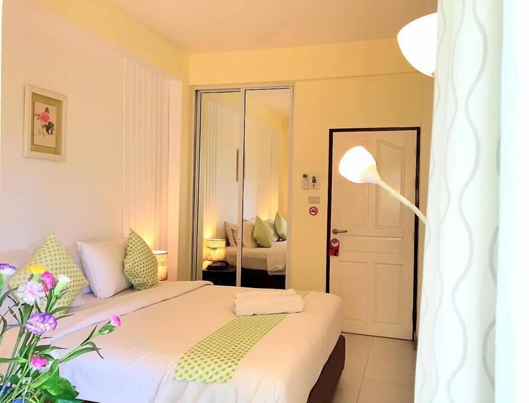 Pius Place Pattaya Bagian luar foto